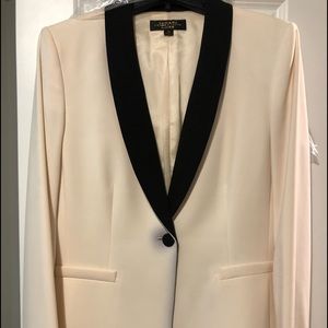 TAHARI Black & Cream Suit Jacket Size 12 LIKE NEW! Polyester & Spandex